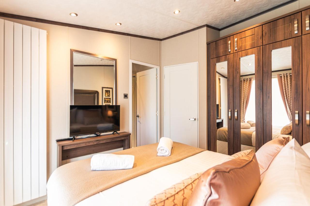 Sutton Lodge With Hot Tub 约克 外观 照片