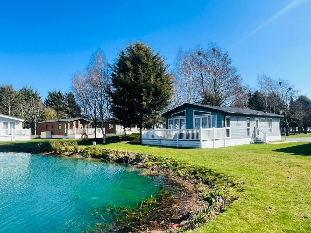 Sutton Lodge With Hot Tub 约克 外观 照片