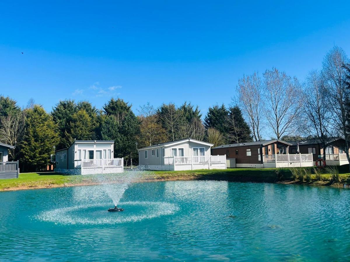 Sutton Lodge With Hot Tub 约克 外观 照片